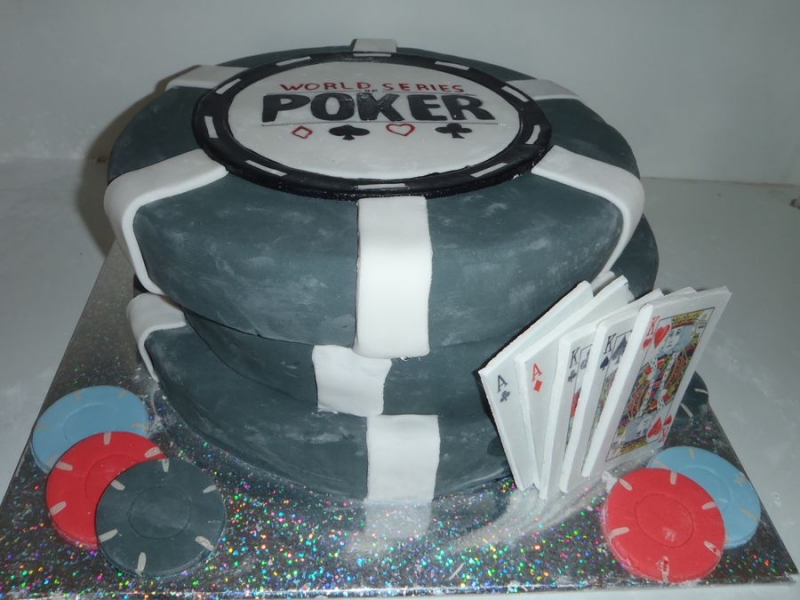 עוגת יום הולדת 3 קומות 3 דיסקיות של פוקר קלפים אכילים